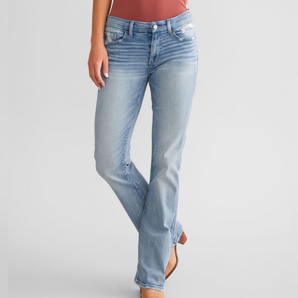 BKE Light Blue Women’s Universal Fit Mid Rise Bootcut Jeans - size 31x29 1/2 - Picture 1 of 12